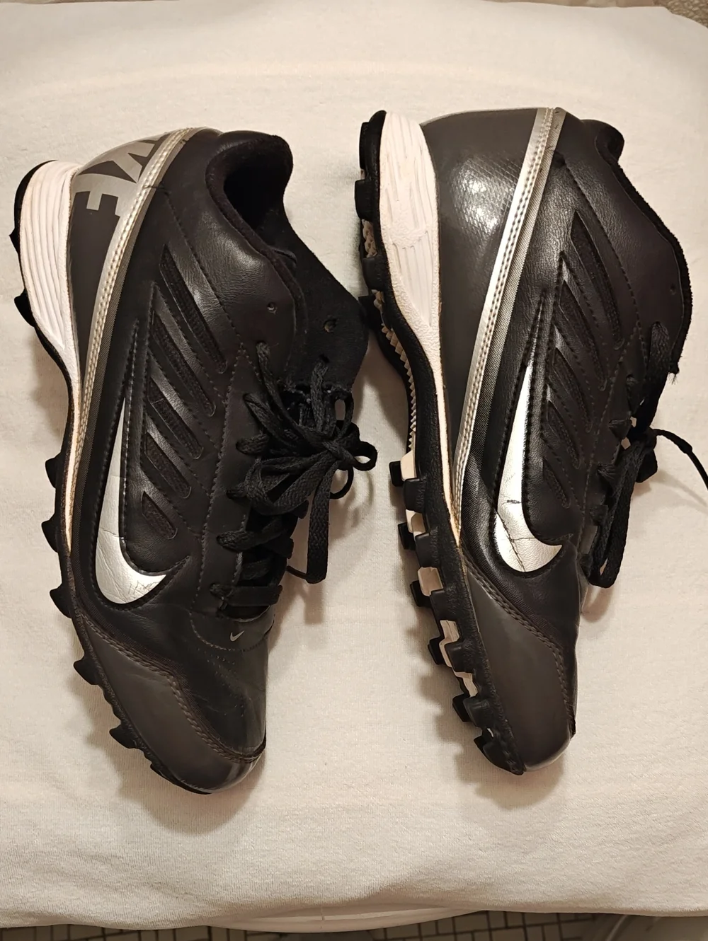 Nike Youth Black and White Athletic Football Cleats